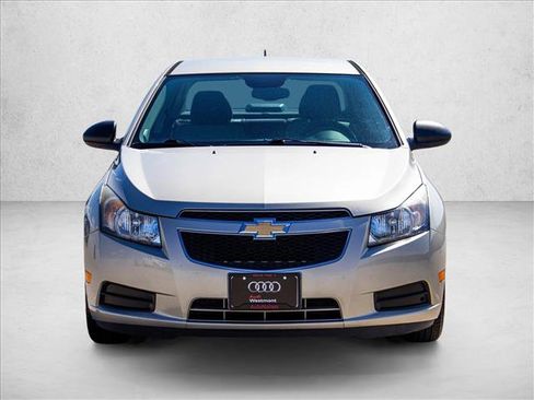 Used 2013 Chevrolet Cruze LS FWD image 2