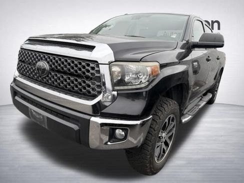 Used 2018 Toyota Tundra SR5 w/ SR5 Upgrade Package AWD/4WD image 5