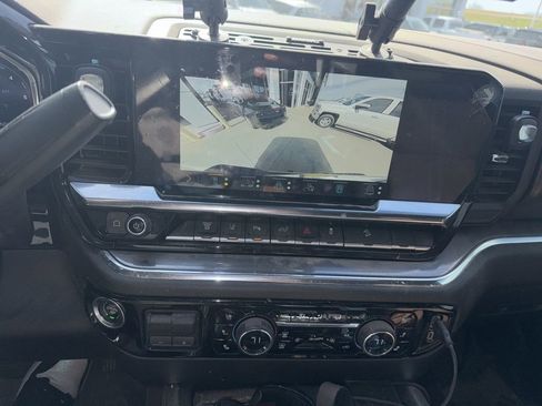 Used 2024 Chevrolet Silverado 2500 High Country w/ High Country Premium Package image 11