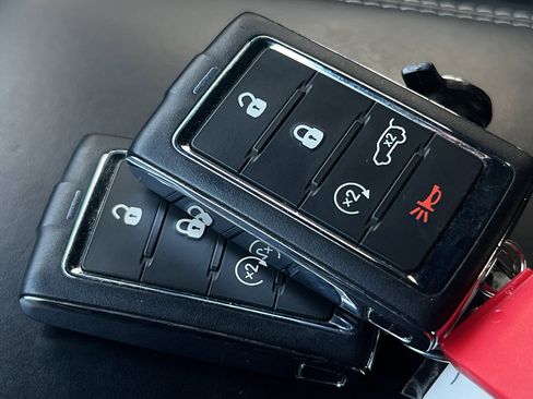 Used 2021 Jeep Grand Cherokee L Overland w/ Luxury Tech Group IV image 11