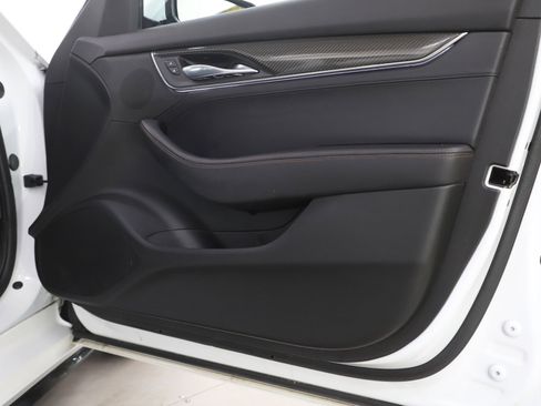 Used 2021 Cadillac CT5 Sport w/ Climate Package image 9