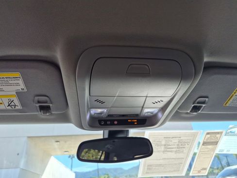 Used 2018 GMC Terrain SLE image 15