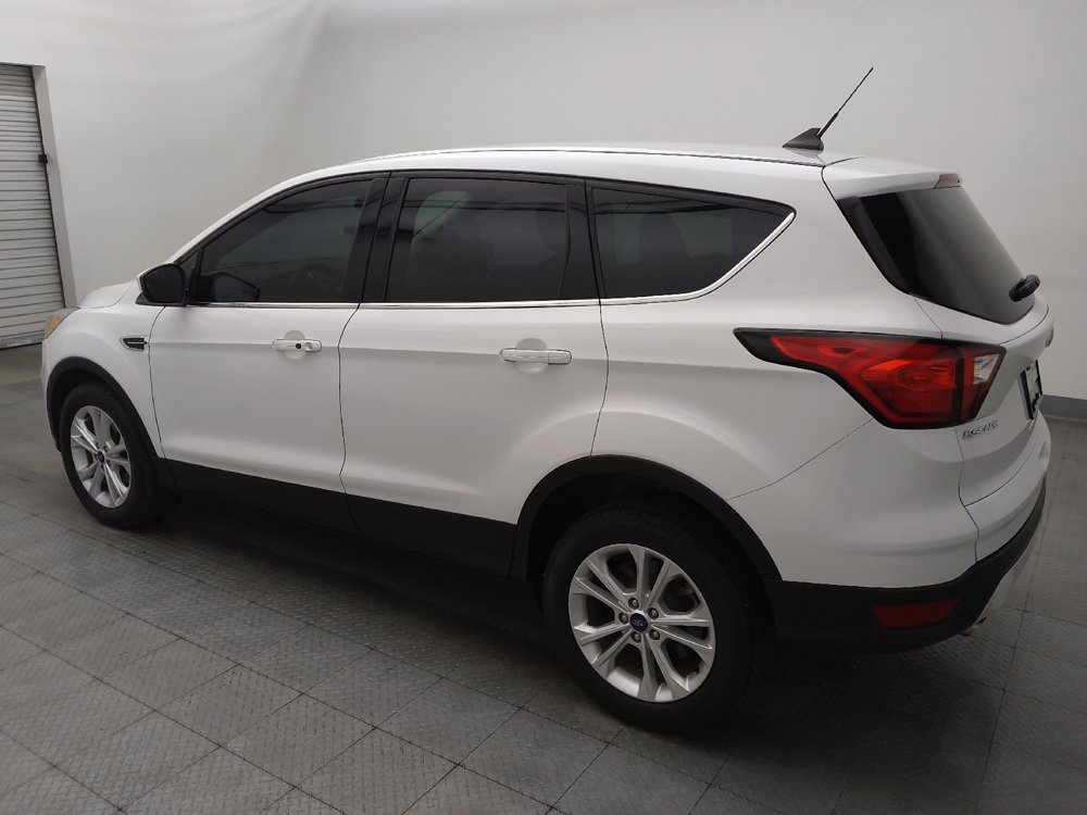Used 2019 Ford Escape SE FWD image 3