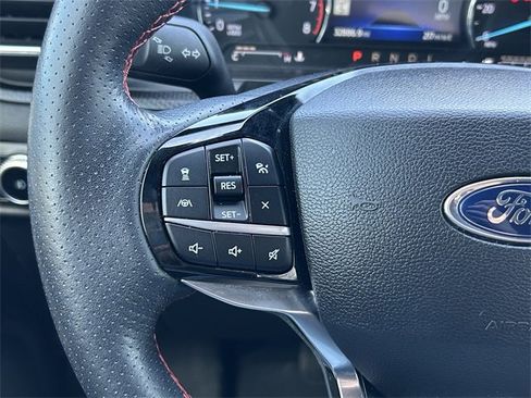 Used 2023 Ford Explorer ST-Line image 18