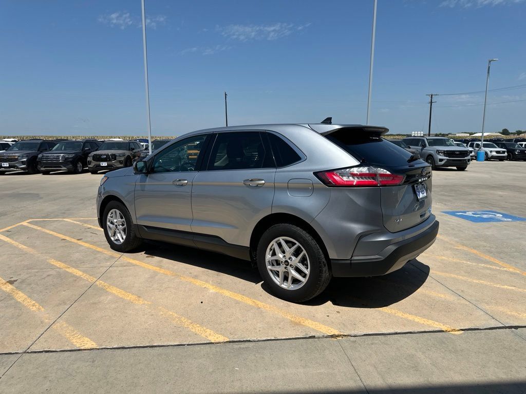 Used 2024 Ford Edge SEL w/ Convenience Package AWD/4WD image 5