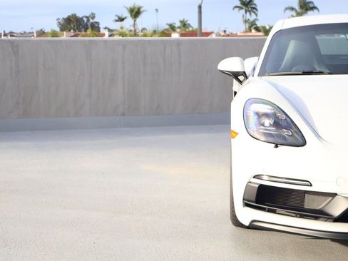 Certified 2025 Porsche 718 Cayman GT4 image 12