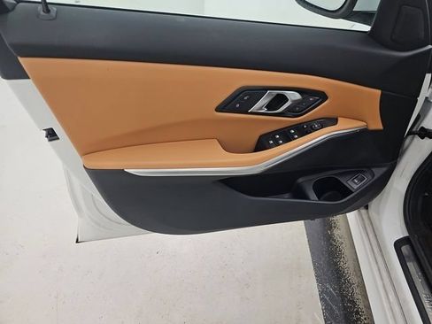 Used 2025 BMW 330i Sedan RWD image 4