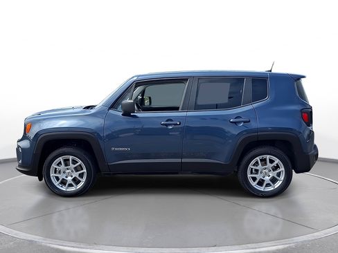 Used 2023 Jeep Renegade Latitude AWD/4WD image 5