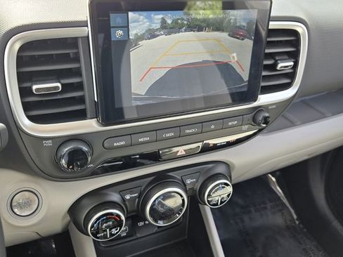 Certified 2025 Hyundai Venue SEL FWD image 24