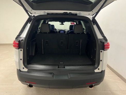 Used 2023 Chevrolet Traverse LT FWD image 18