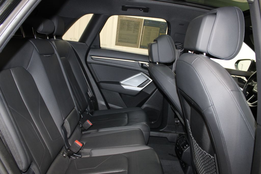 Used 2025 Audi Q3 2.0T Premium AWD/4WD image 30