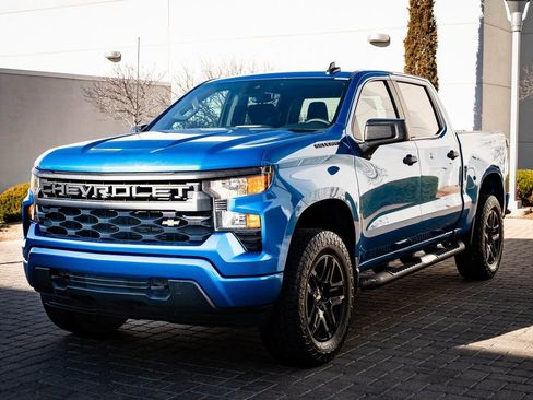 Used 2022 Chevrolet Silverado 1500 Custom image 1