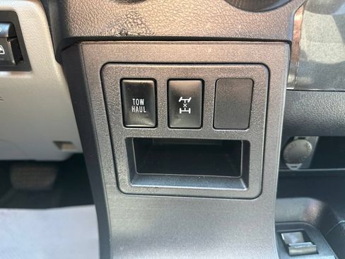 Used 2019 Toyota Sequoia SR5 AWD/4WD image 23