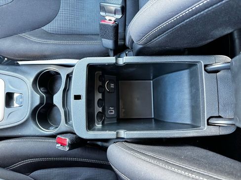 Used 2015 Jeep Cherokee Latitude w/ Cold Weather Group image 18