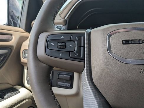 Used 2024 GMC Yukon Denali w/ Denali Reserve Package image 30