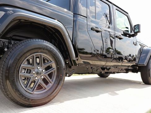 New 2025 Jeep Gladiator Sport image 36