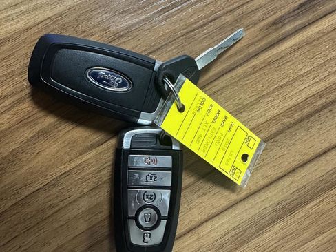 Used 2019 Ford Explorer XLT w/ Equipment Group 202A AWD/4WD image 35