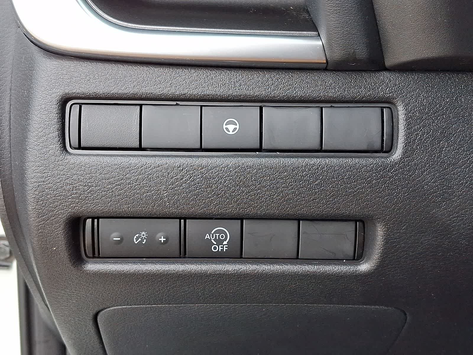Used 2023 Nissan Rogue SV AWD/4WD image 28