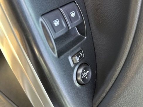 Used 2022 Chevrolet Colorado LT w/ Fleet Safety Package image 13