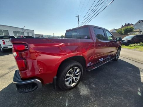 Used 2022 Chevrolet Silverado 1500 LT AWD/4WD image 8