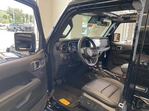 New 2025 Jeep Wrangler Unlimited Rubicon 392 image 13