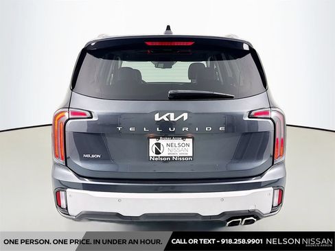 Used 2024 Kia Telluride EX w/ EX Captain's Chair Package FWD image 6
