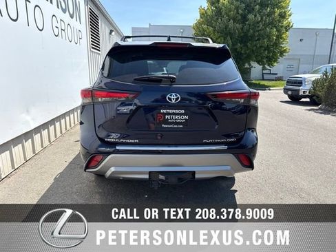 Used 2024 Toyota Highlander Platinum AWD/4WD image 5