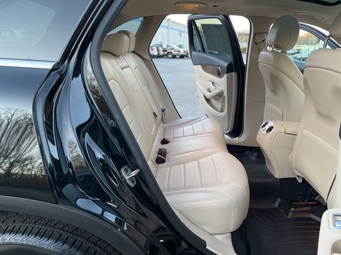 Used 2022 Mercedes-Benz GLC 300 4MATIC image 16