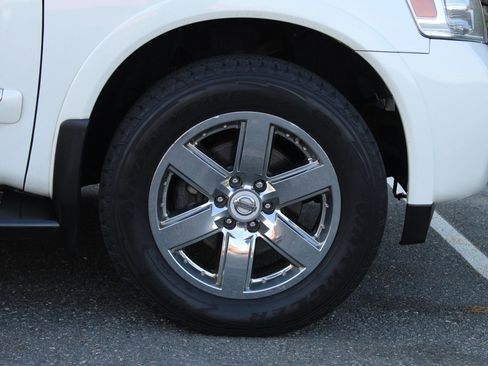 Used 2014 Nissan Armada Platinum image 39