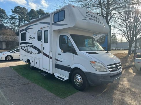 Used 2011 Mercedes-Benz Sprinter 3500 image 1