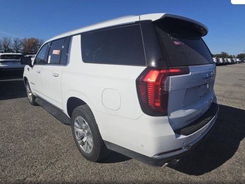 Used 2025 GMC Yukon XL Denali image 7