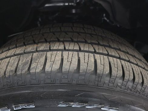 New 2026 RAM 1500 4x4 Crew Cab image 14