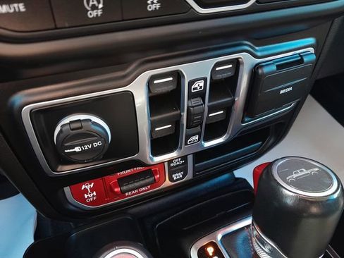 Used 2020 Jeep Gladiator Rubicon AWD/4WD image 26
