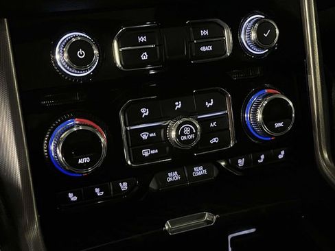 Used 2022 GMC Yukon XL Denali w/ Denali Ultimate Package AWD/4WD image 37
