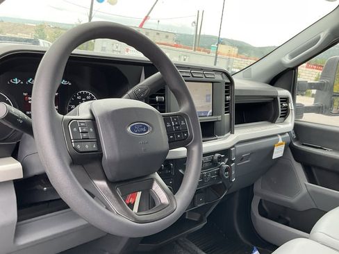 New 2024 Ford F550 4x4 Regular Cab Super Duty image 25
