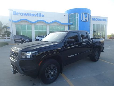 Used 2025 Nissan Frontier SV RWD image 1