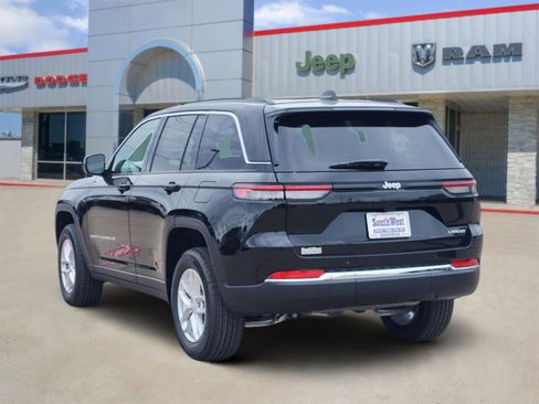 New 2025 Jeep Grand Cherokee Laredo X image 4