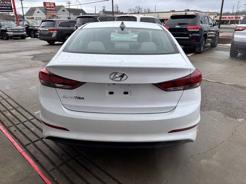 Used 2017 Hyundai Elantra SE image 13