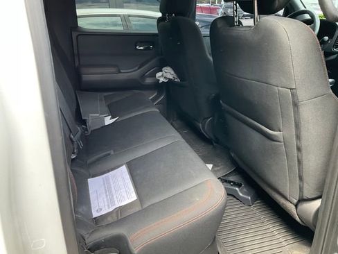 Used 2022 Nissan Frontier PRO-4X AWD/4WD image 9