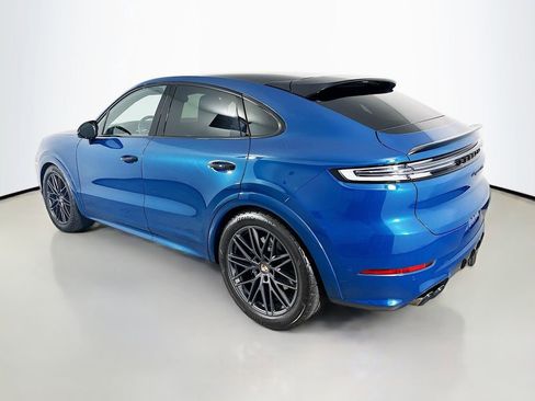 New 2025 Porsche Cayenne GTS image 3