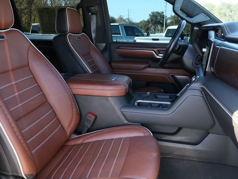 Used 2024 GMC Sierra 2500 Denali Ultimate image 31