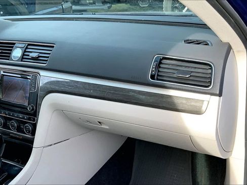 Used 2016 Volkswagen Passat 1.8T SE image 17