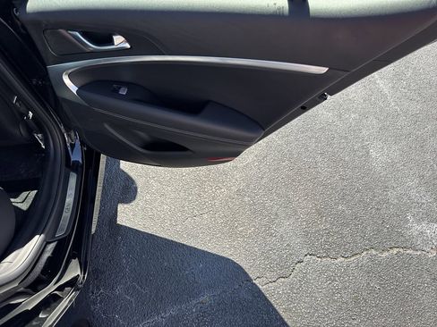 Used 2025 Genesis G70 2.5T image 16