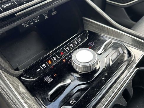 Used 2022 Jeep Wagoneer Series III w/ Convenience Group I image 13