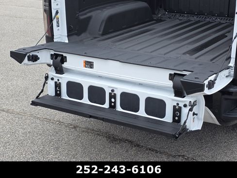 Used 2025 GMC Sierra EV Denali AWD/4WD image 42