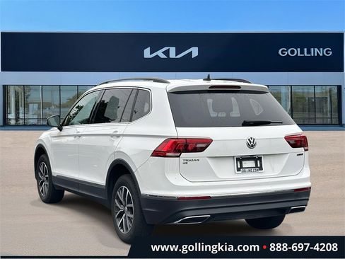 Used 2020 Volkswagen Tiguan SE w/ Panoramic Sunroof Package image 4