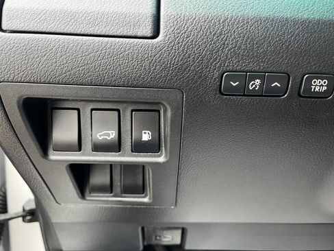 Used 2011 Lexus RX 450h AWD w/ Premium Pkg image 24