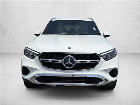 Used 2025 Mercedes-Benz GLC 300 image 2