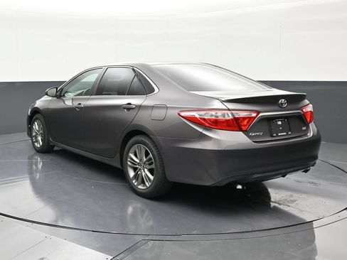 Used 2016 Toyota Camry SE FWD image 3