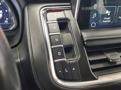 Used 2022 GMC Yukon XL SLE image 18